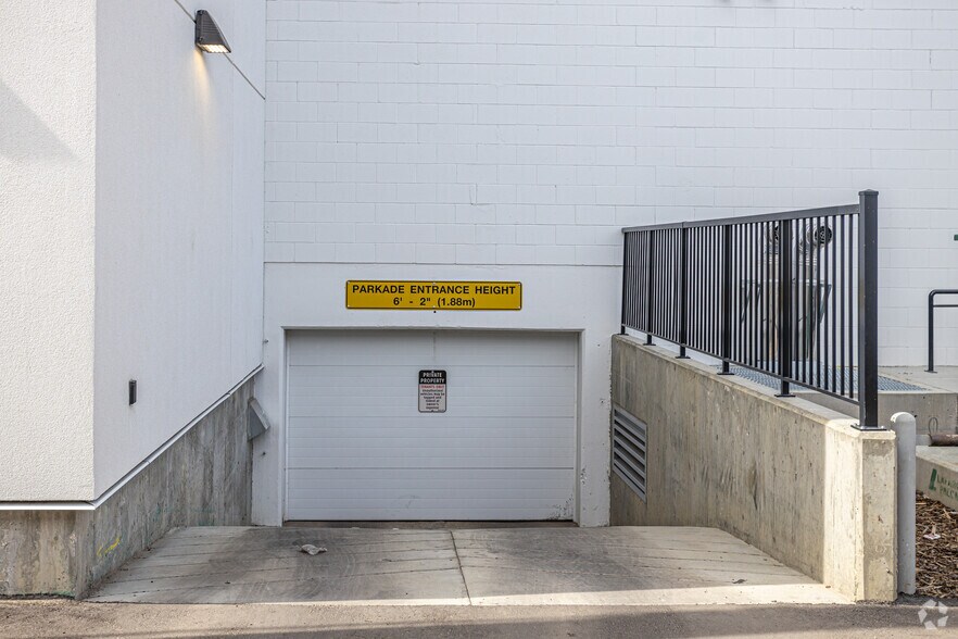 More Photos Of 8015 102 St NW, Edmonton Apartments For Lease