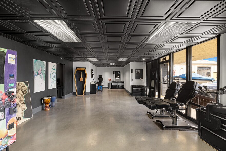 More Photos Of 1250 Greenfield Dr, El Cajon Flex For Sale