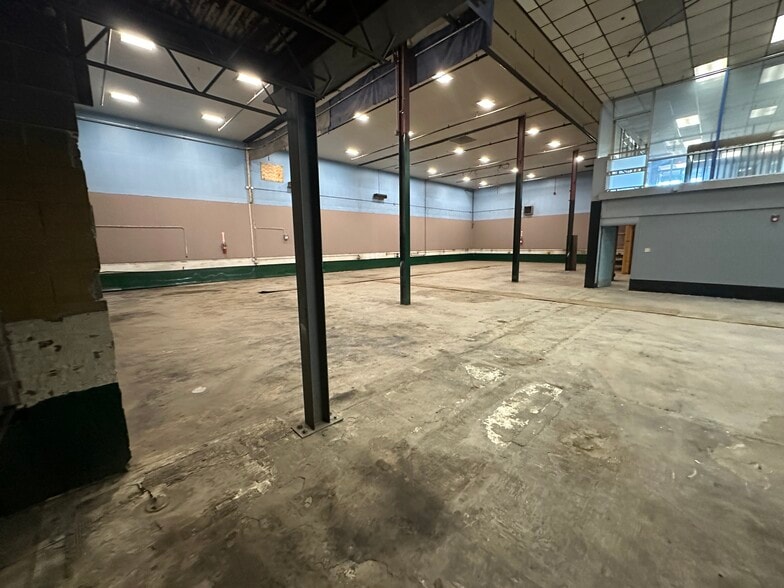 More Photos Of 1220 Mark St, Bensenville Warehouse For Lease