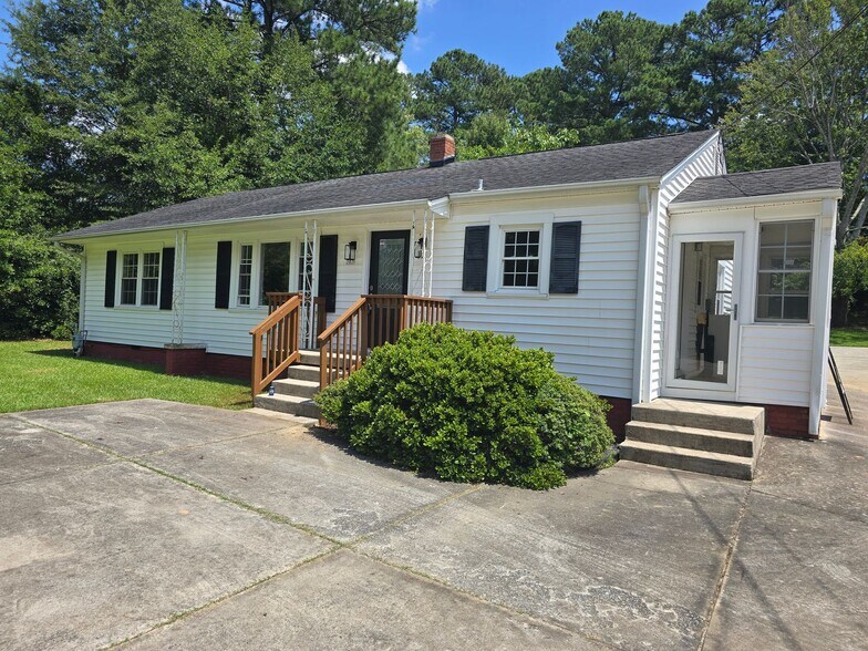 Primary Photo Of 307 W Rose St, Sanford Office For Lease