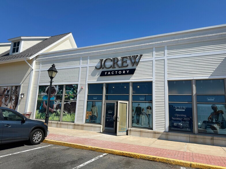 More Photos Of 201-231 Gloucester Crossing Rd, Gloucester Unknown For Lease