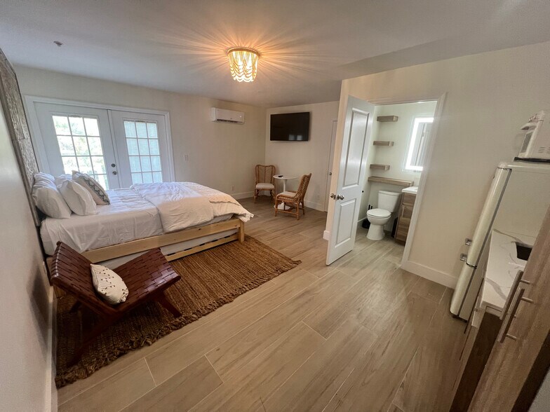 More Photos Of 2502 Tamarind Dr, Hutchinson Island Hotel For Sale