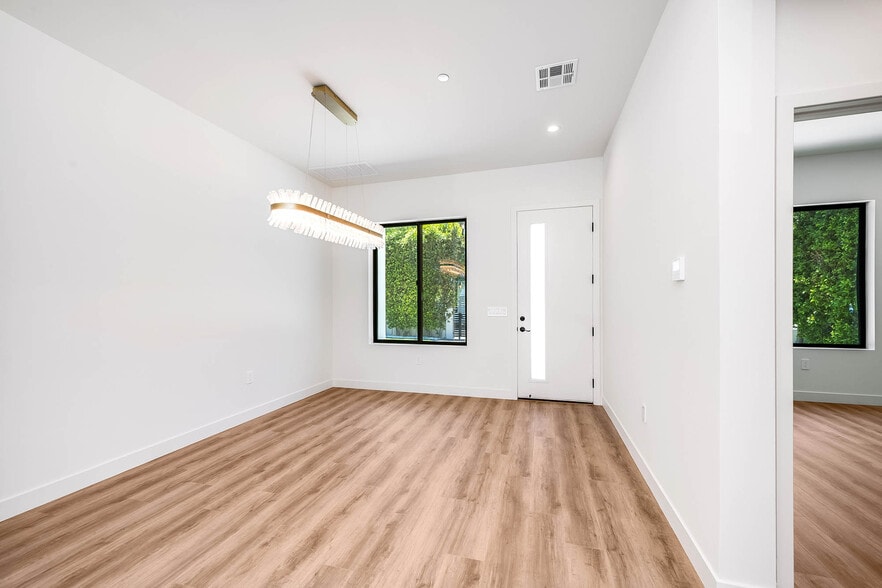More Photos Of 5954 Simpson Ave, Valley Village Apartments For Sale