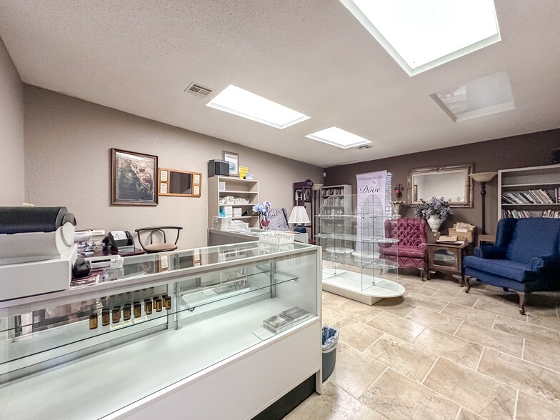 More Photos Of 2833 W Main St, Jenks Religious Facility For Sale