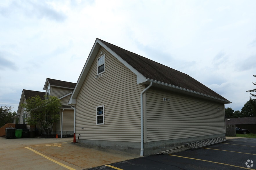 More Photos Of 115 W Aurora Rd, Northfield Office For Sale