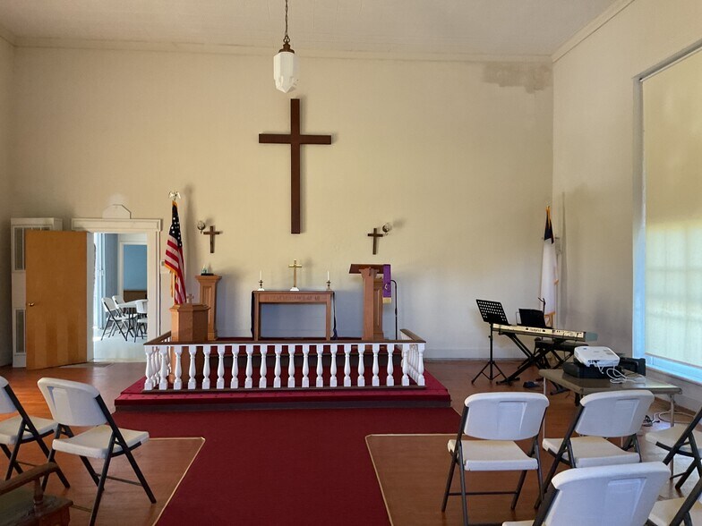 More Photos Of 21075 Frog Level Rd, Ruther Glen Specialty For Sale