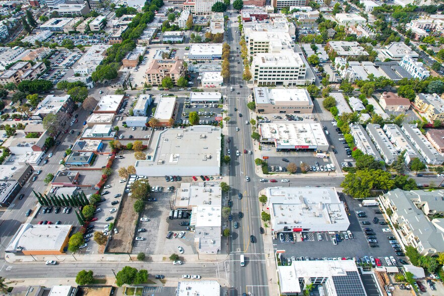 More Photos Of 1130 E Colorado Blvd, Pasadena General Retail For Sale