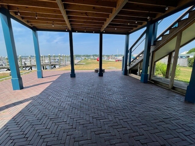 More Photos Of 205 Thames St, Bristol Restaurant For Lease