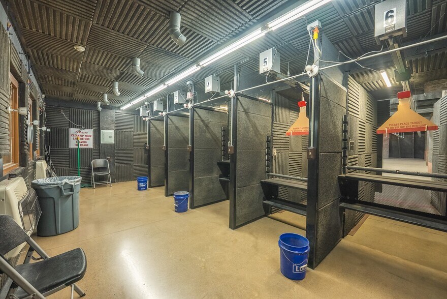 More Photos Of 118 First Ave, Hampton General Retail For Sale