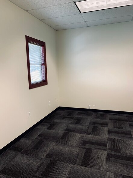 More Photos Of 717 NE 61st St, Vancouver Medical For Lease