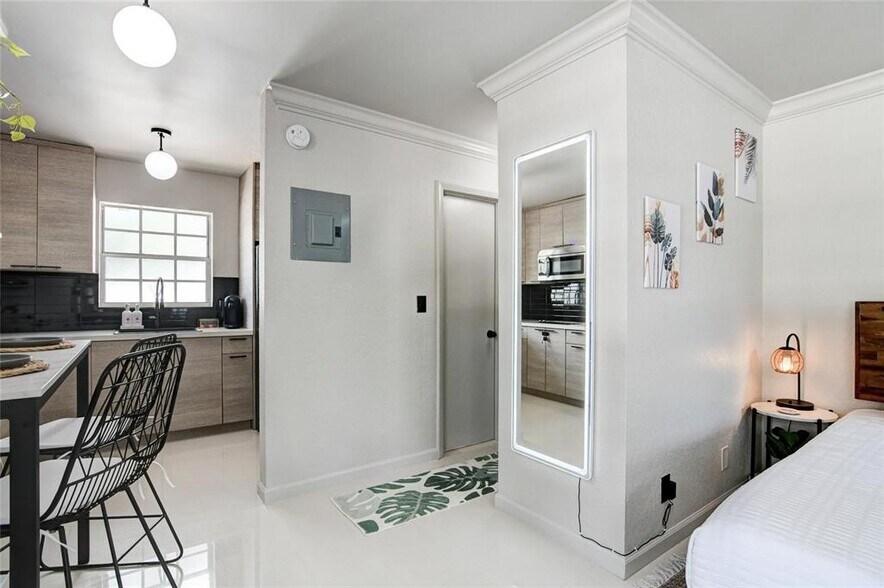 More Photos Of 1007 SE 2nd Ct, Fort Lauderdale Apartments For Sale