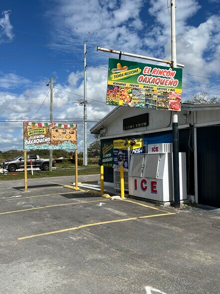 More Photos Of 6101 Symmes Rd, Gibsonton Restaurant For Sale