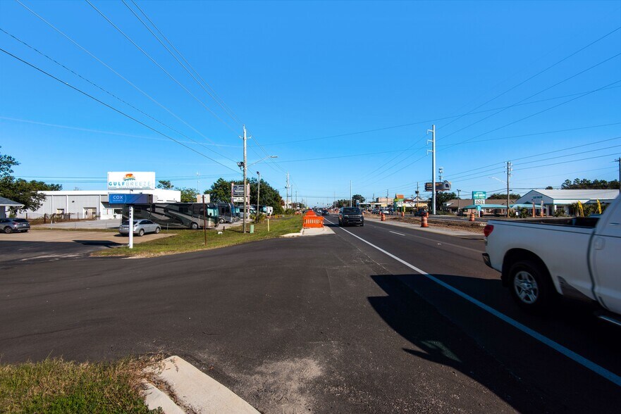 More Photos Of 3061 Gulf Breeze Pky, Gulf Breeze Carwash For Sale
