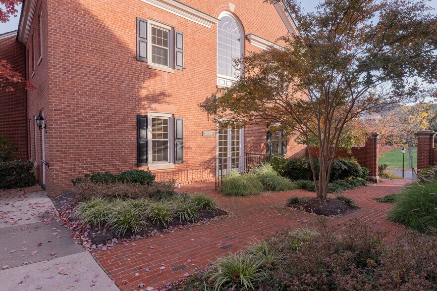 More Photos Of 10470-10476 Armstrong St, Fairfax Medical For Sale