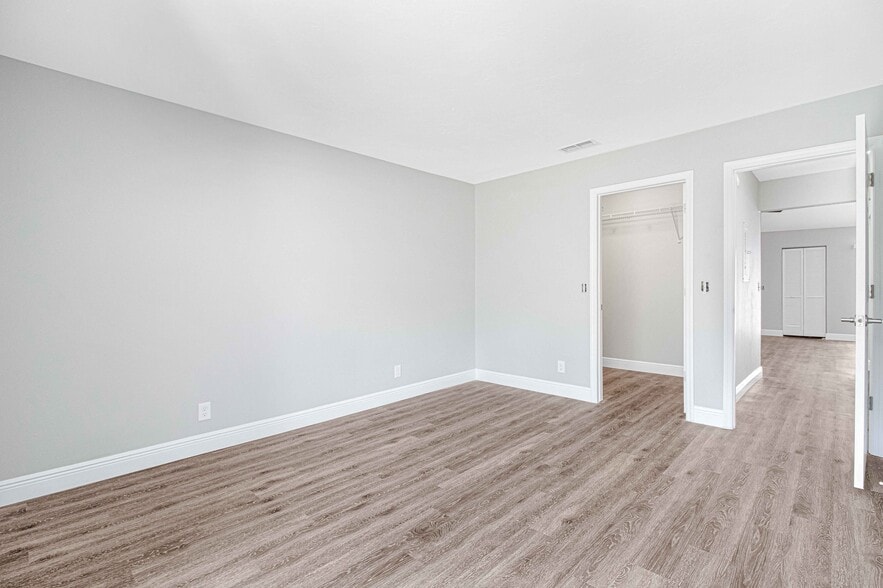 More Photos Of 4111 SE 22nd Ave, Ocala Apartments For Sale