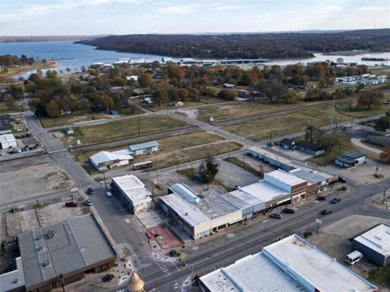 More Photos Of 111-117 S Main St, Eufaula Office For Sale