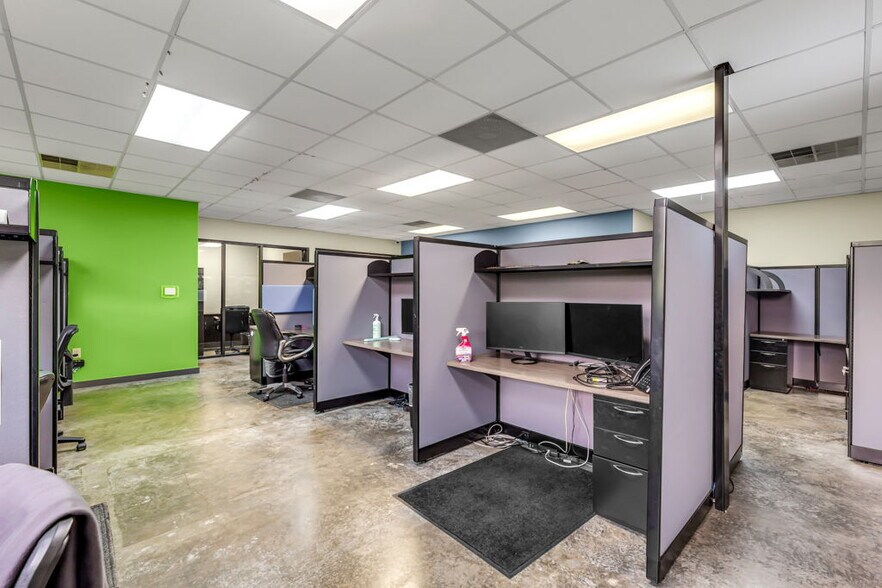 More Photos Of 115 Pomona Dr, Greensboro Office Residential For Lease