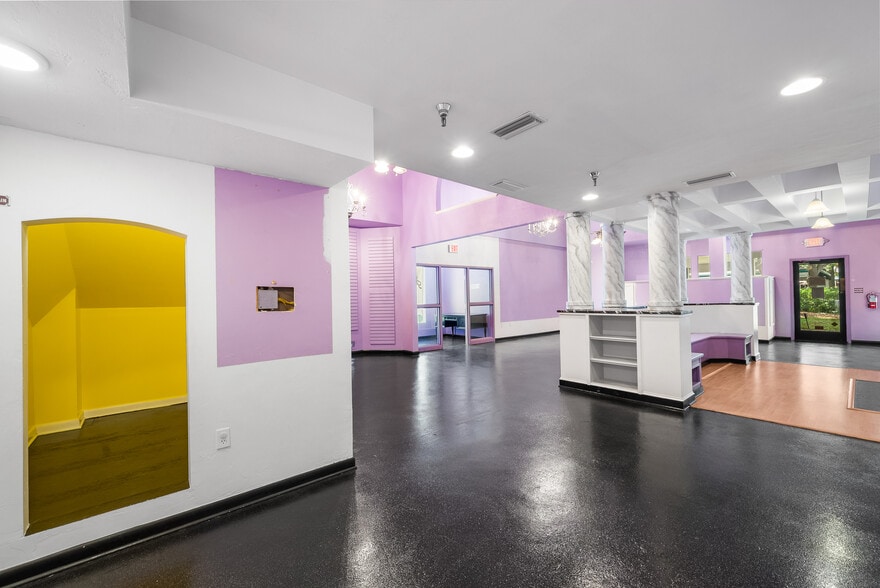 More Photos Of 2441 NW 43rd St, Gainesville Storefront For Sale