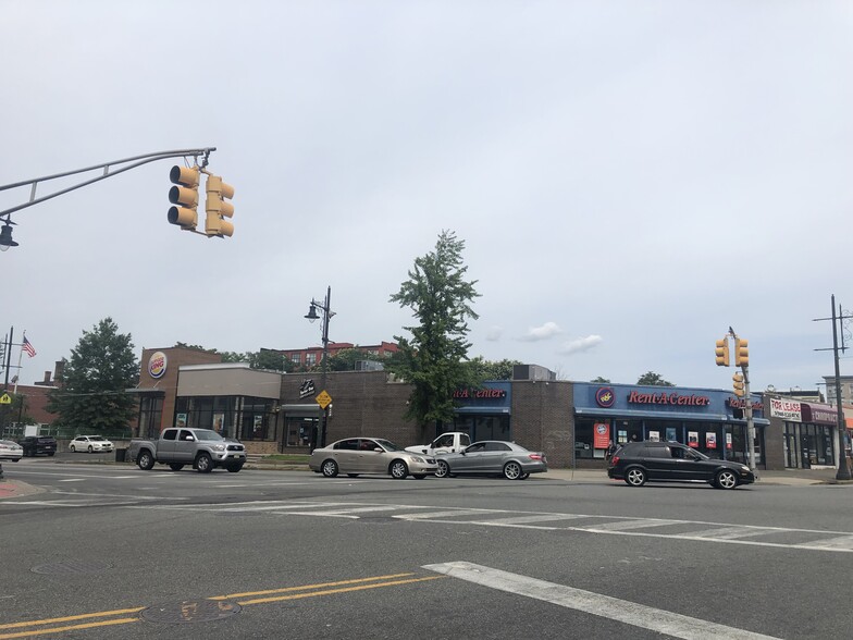 More Photos Of 237-251 Market St, Paterson Storefront Retail Office For Lease