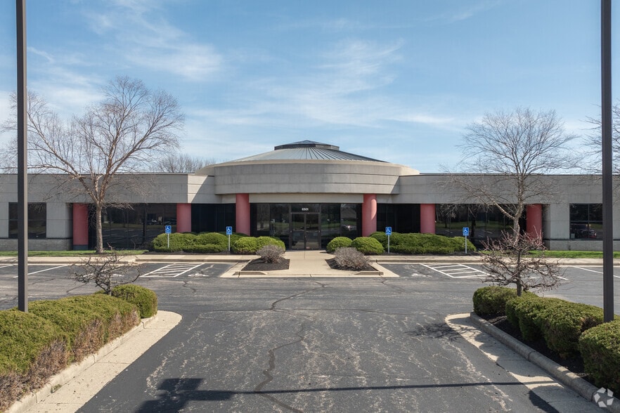 More Photos Of 6485-6515 Centerville Business Pky, Centerville Light Distribution For Lease