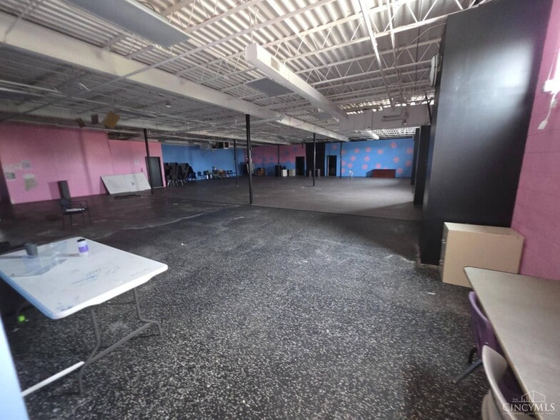 More Photos Of 2612 Gilbert Ave, Cincinnati Light Manufacturing For Sale