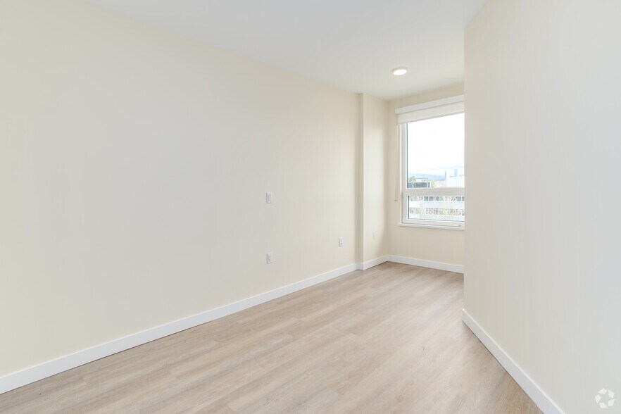 More Photos Of 2895 10th Av, Vancouver Apartments For Lease
