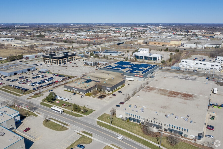 More Photos Of 560 Parkside Dr, Waterloo Warehouse For Lease