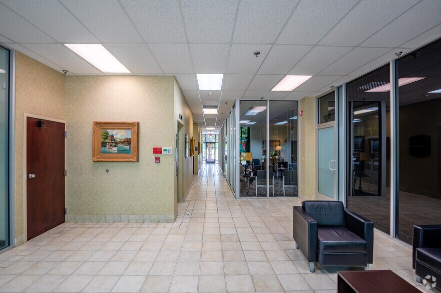 More Photos Of 237 W Northfield Blvd, Murfreesboro Office For Sale