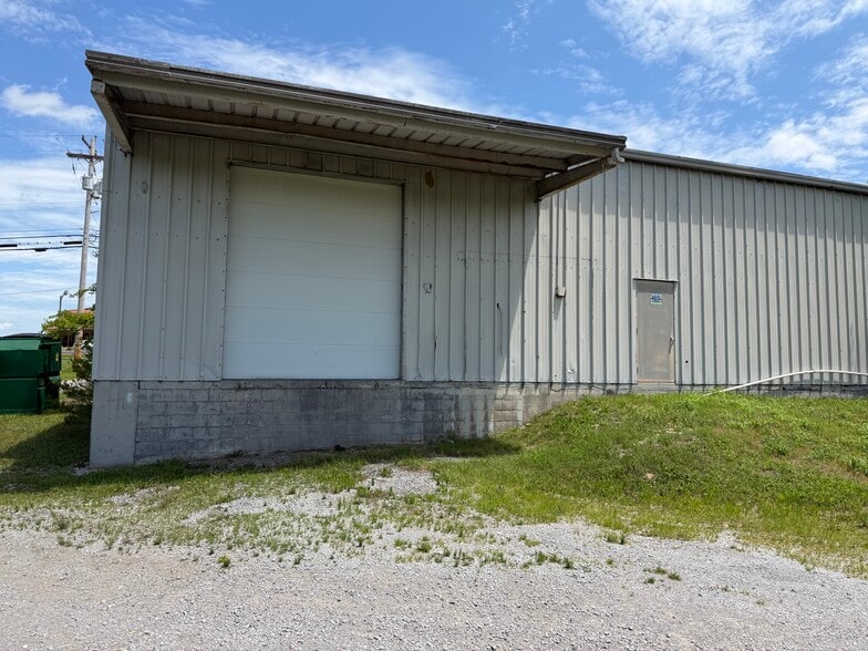 More Photos Of 490 E Church St, Lewisburg Warehouse For Lease