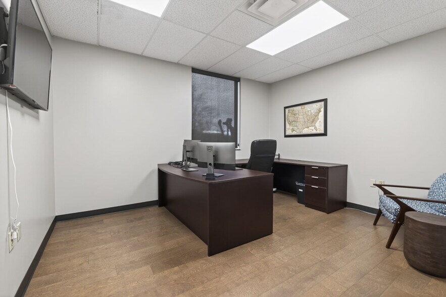 More Photos Of 2510 Solway Rd, Knoxville Flex For Lease