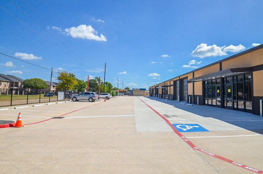 More Photos Of 17625 Kieth Harrow Blvd, Houston Warehouse For Lease