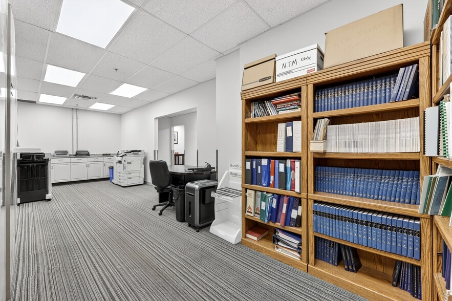 More Photos Of 5700 1st St SW, Calgary Warehouse For Sale