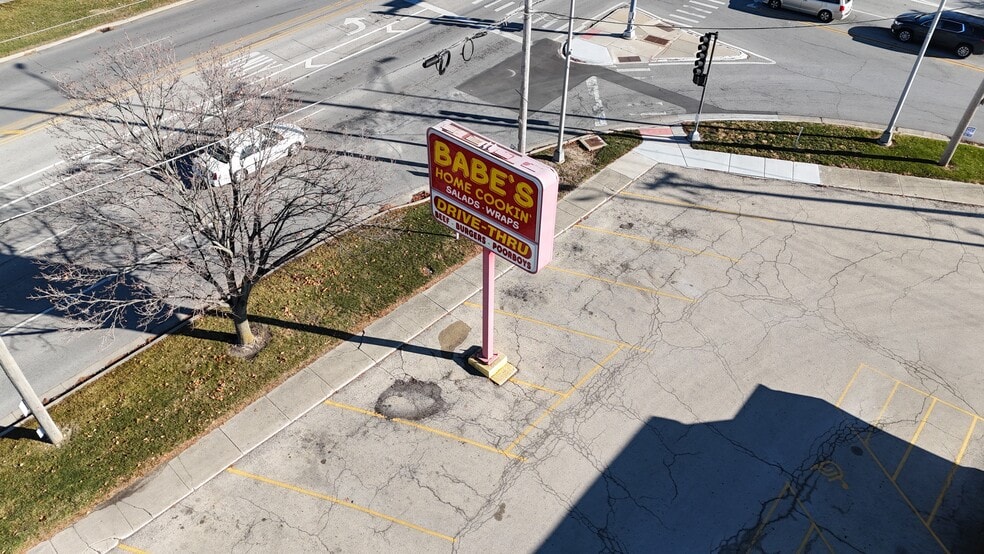 More Photos Of 2600 W Jefferson St, Joliet Fast Food For Sale