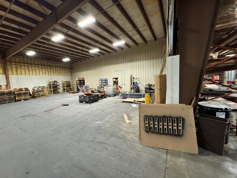 More Photos Of 4200 Thomas Dr SW, Cedar Rapids Warehouse For Sale