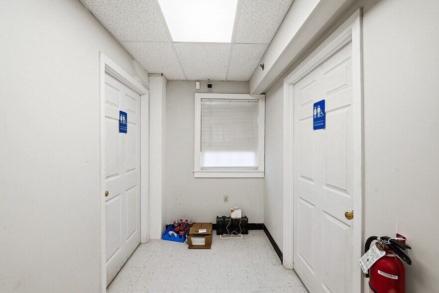 More Photos Of 47 Chelmsford St, Chelmsford Storefront Retail Residential For Sale