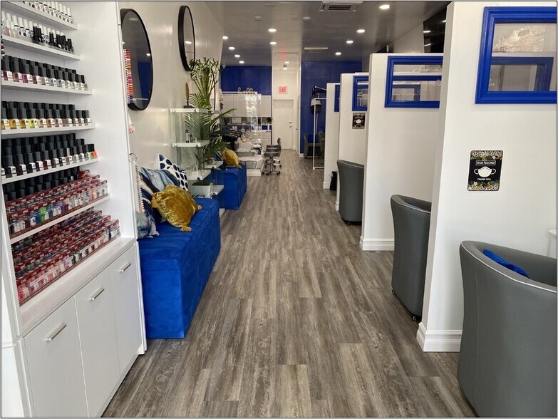 More Photos Of 253-06 Northern Blvd, Little Neck Storefront Retail Residential For Lease