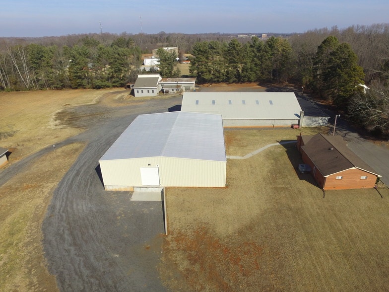 More Photos Of 216 Bingham & Parks Rd, Advance Industrial For Lease