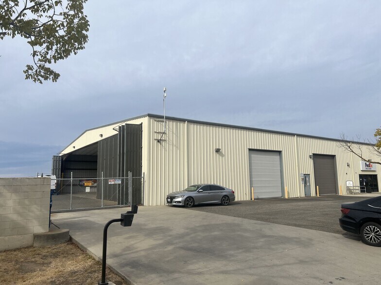 More Photos Of 95 Macready Dr, Merced Warehouse For Sale