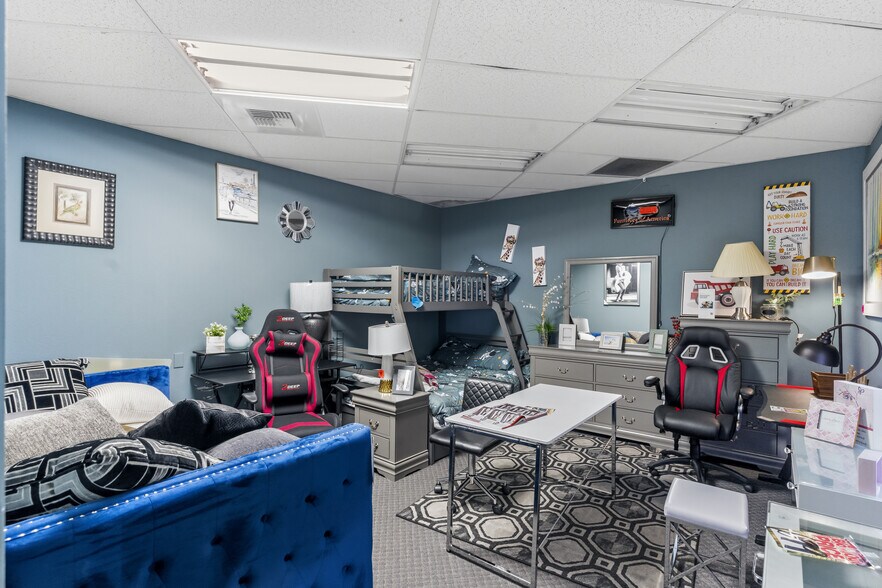 More Photos Of , Las Vegas General Retail For Sale