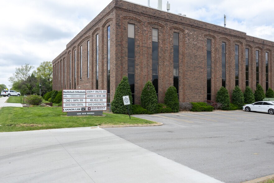 More Photos Of 400 E Red Bridge Rd, Kansas City Medical For Sale