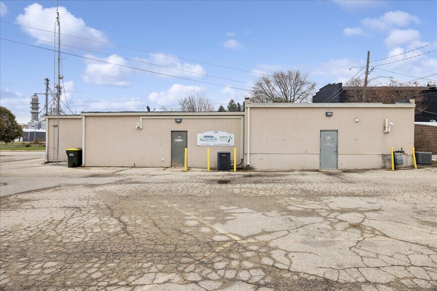 More Photos Of 113 N Genoa St, Genoa Office For Sale