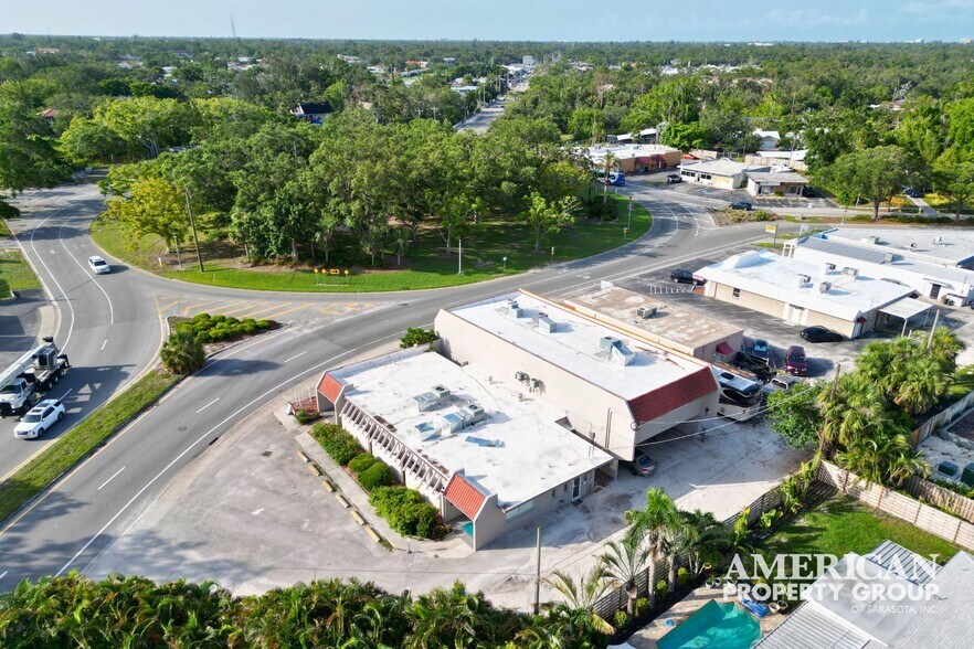 More Photos Of 3100 Southgate Cir, Sarasota Loft Creative Space For Sale
