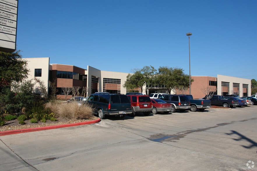 More Photos Of 15201 East Fwy, Channelview Office For Lease