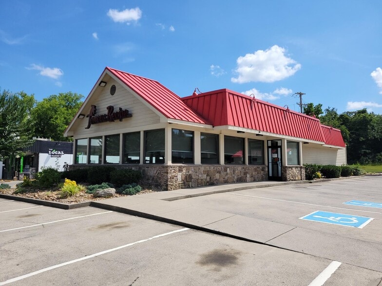 Primary Photo Of 523 Louisville Rd, Alcoa Fast Food For Sale