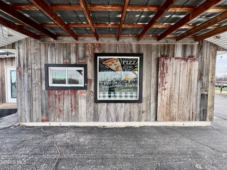 More Photos Of 404 W Vine St, Edgerton Restaurant For Sale