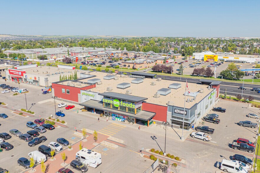 More Photos Of 1400 Market St SE, Airdrie Supermarket For Lease