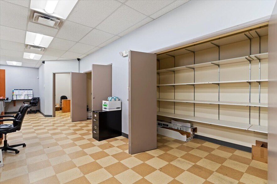 More Photos Of 3087 Washington Blvd, Ogden Freestanding For Sale