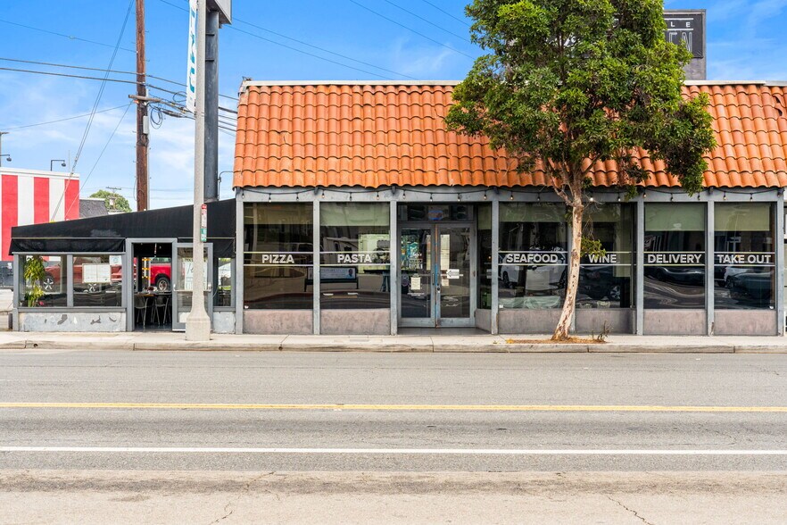 More Photos Of 8516-8524 Lincoln Blvd, Los Angeles Restaurant For Lease