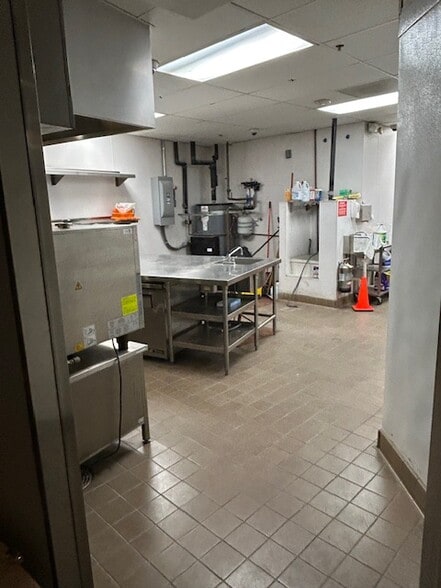 More Photos Of 319 E 2nd St, Los Angeles General Retail For Lease