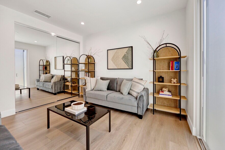 More Photos Of 7410 Denny Ave, Sun Valley Healthcare For Sale